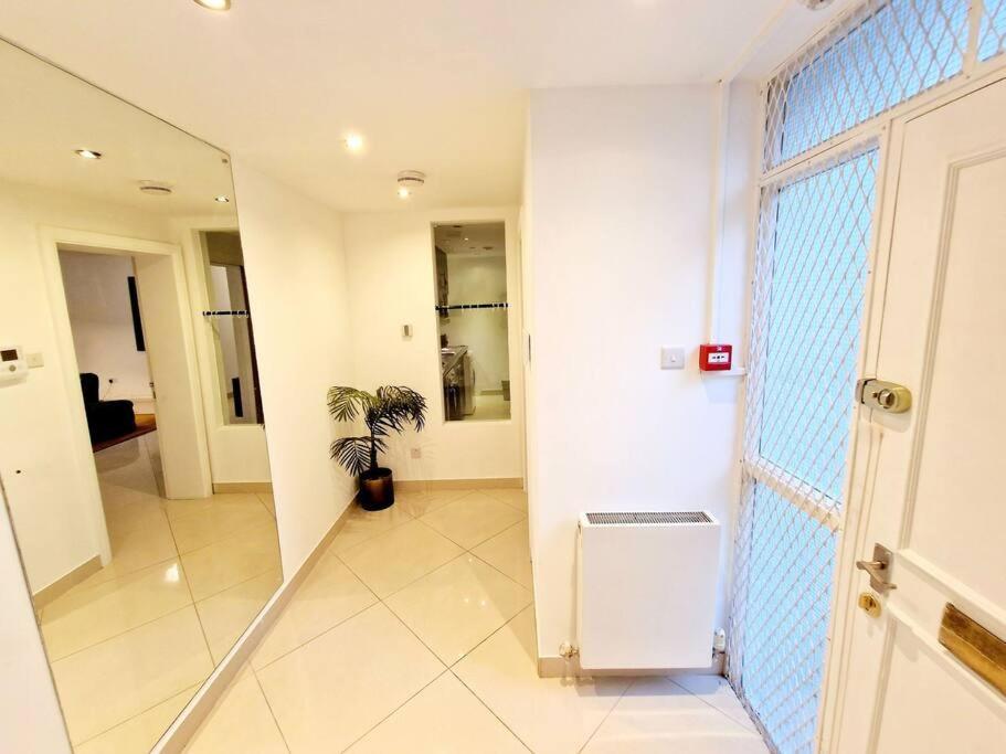 Modern Hyde Park Home With Private Entrance & Private Back Patio Near Bayswater & Paddington Stations London Exterior photo