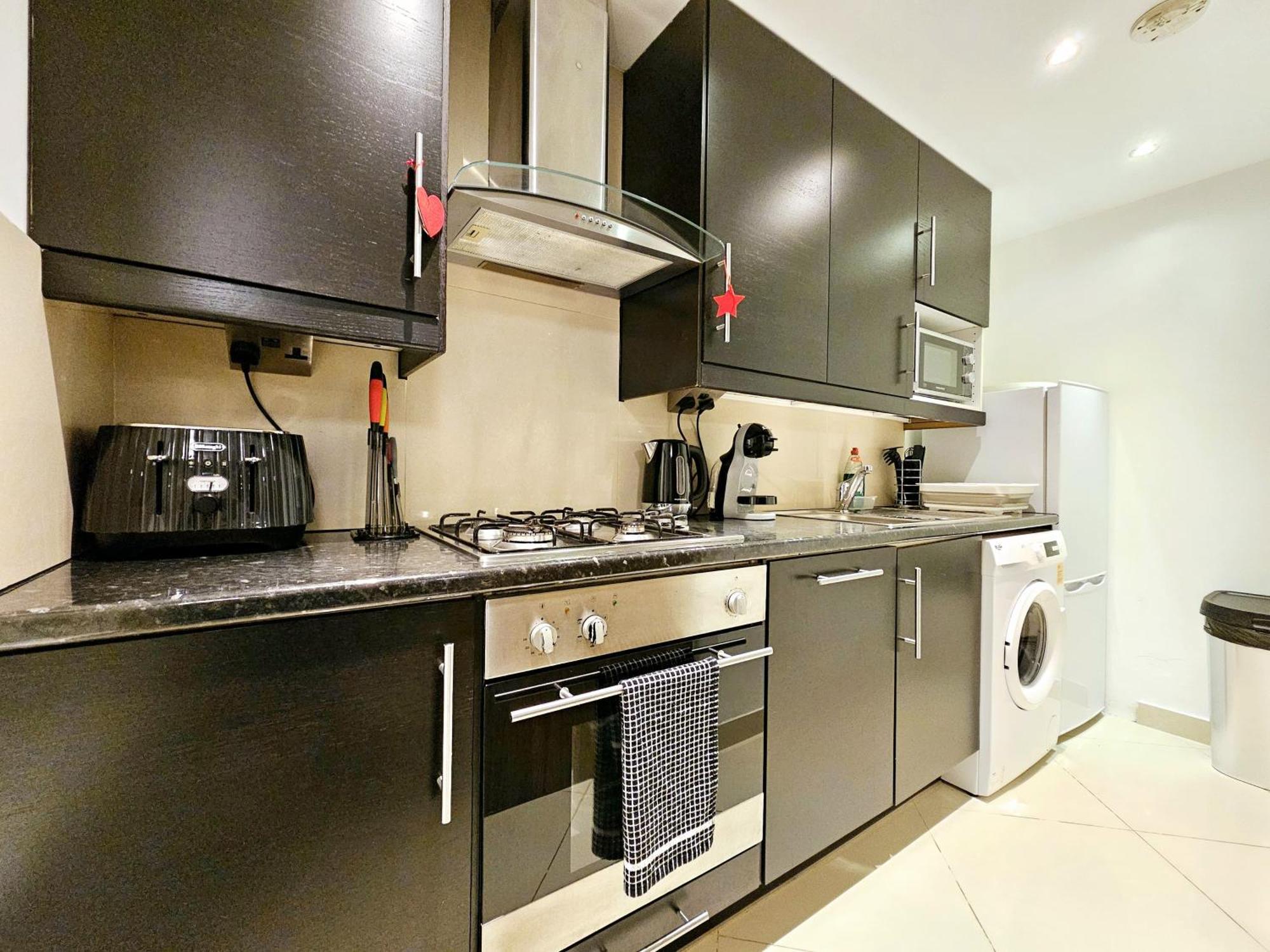 Modern Hyde Park Home With Private Entrance & Private Back Patio Near Bayswater & Paddington Stations London Exterior photo